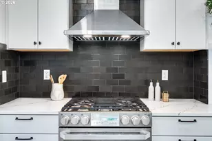 522 NE Royal Ct, Portland, OR 97232 - Photo 20