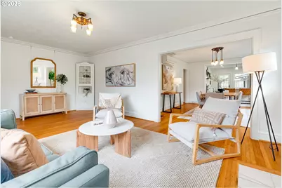 522 NE Royal Ct, Portland, OR 97232 - Photo 8