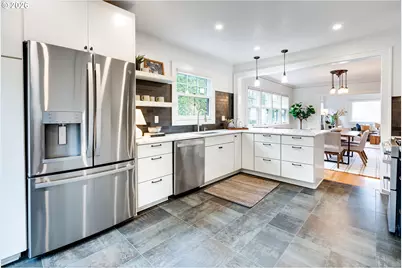 522 NE Royal Ct, Portland, OR 97232 - Photo 22