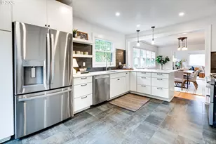 522 NE Royal Ct, Portland, OR 97232 - Photo 22