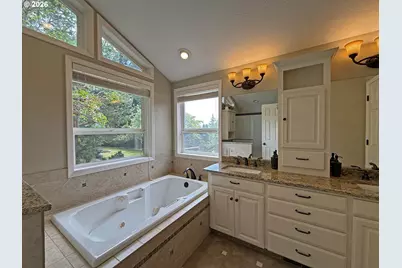 10120 SE Walnut Dr, Happy Valley, OR 97086 - Photo 12
