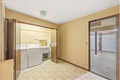 371 NE Village Squire Ave #25, Gresham, OR 97030 - Photo 32