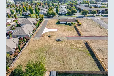 442 SW 15th Ave #15, Canby, OR 97013 - Photo 2
