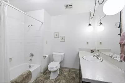 15651 Henrici Rd, Oregon City, OR 97045 - Photo 14