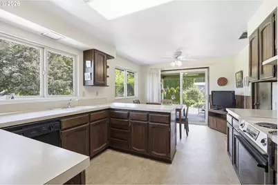 15651 Henrici Rd, Oregon City, OR 97045 - Photo 10