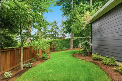 14711 Uplands Dr, Lake Oswego, OR 97034 - Photo 24
