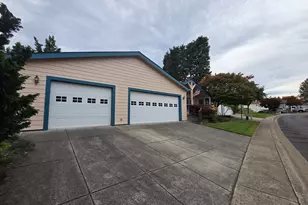 185 Littlebrook Ln, Roseburg, OR 97471 - Photo 2
