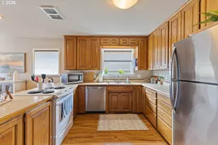 922 S 10th St, Coos Bay, OR 97420 - Photo 14