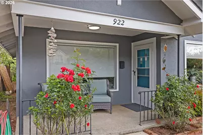 922 S 10th St, Coos Bay, OR 97420 - Photo 2