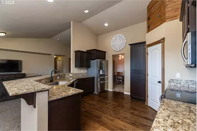 33306 Freds Row Ln, Saint Helens, OR 97051 - Photo 10