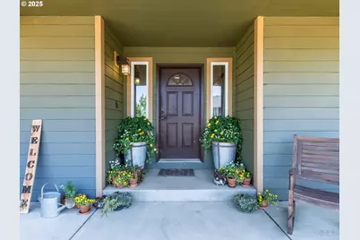 33306 Freds Row Ln, Saint Helens, OR 97051 - Photo 2