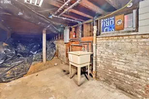 674 11th St, Astoria, OR 97103 - Photo 40