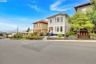 674 11th St, Astoria, OR 97103 - Photo 2