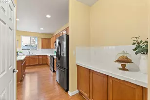 807 NW Brookhill St, Hillsboro, OR 97124 - Photo 10