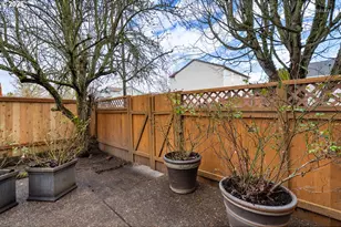 807 NW Brookhill St, Hillsboro, OR 97124 - Photo 40