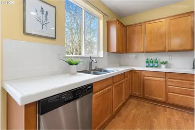 807 NW Brookhill St, Hillsboro, OR 97124 - Photo 8