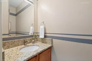 807 NW Brookhill St, Hillsboro, OR 97124 - Photo 16