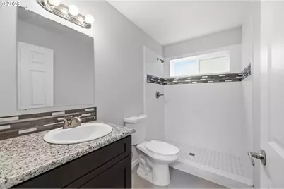 9125 N Geneva Ave, Portland, OR 97203 - Photo 14