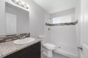 9125 N Geneva Ave, Portland, OR 97203 - Photo 14