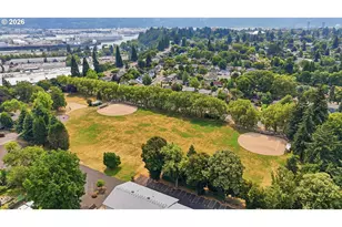 9125 N Geneva Ave, Portland, OR 97203 - Photo 46