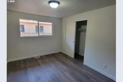 945 18th St, Salem, OR 97301 - Photo 10