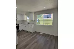 945 18th St, Salem, OR 97301 - Photo 8