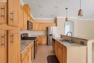 1871 Heitzman Way, Eugene, OR 97402 - Photo 16