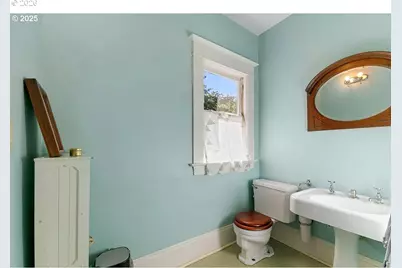 3821 N Gantenbein Ave, Portland, OR 97227 - Photo 8