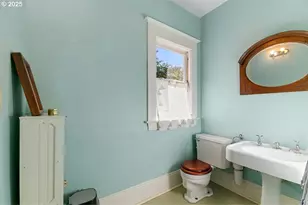 3821 N Gantenbein Ave, Portland, OR 97227 - Photo 8