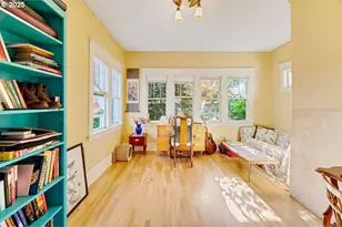 3821 N Gantenbein Ave, Portland, OR 97227 - Photo 2