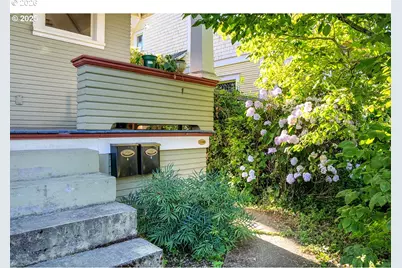 3821 N Gantenbein Ave, Portland, OR 97227 - Photo 12