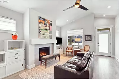 60896 SE Epic Pl SE, Bend, OR 97702 - Photo 4