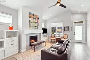 60896 SE Epic Pl SE, Bend, OR 97702 - Photo 4
