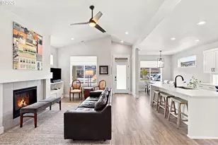 60896 SE Epic Pl SE, Bend, OR 97702 - Photo 6