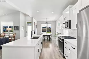 60896 SE Epic Pl SE, Bend, OR 97702 - Photo 8