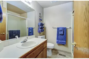 15633 NE Summerplace Dr, Portland, OR 97230 - Photo 18