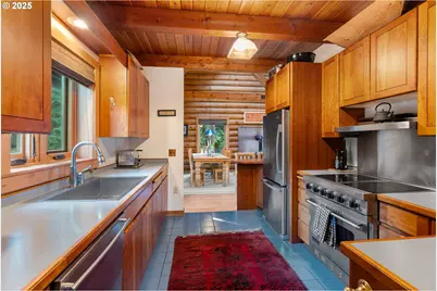 2300 Elder Rd, Hood River, OR 97031 - Photo 22