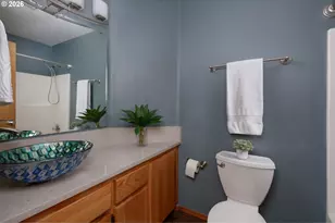5814 Iowa Dr, Hood River, OR 97031 - Photo 12