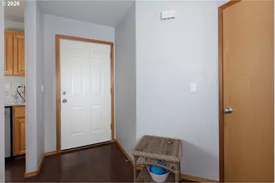 5814 Iowa Dr, Hood River, OR 97031 - Photo 14