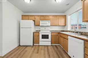 255 N 18th St, Saint Helens, OR 97051 - Photo 8