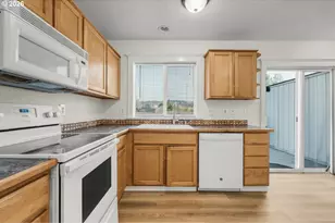 255 N 18th St, Saint Helens, OR 97051 - Photo 10