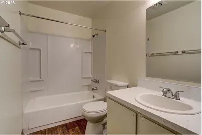 19511 NE Halsey St, Portland, OR 97230 - Photo 14