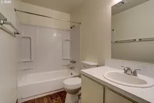 19511 NE Halsey St, Portland, OR 97230 - Photo 14