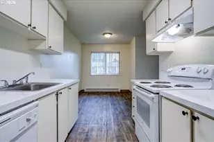19511 NE Halsey St, Portland, OR 97230 - Photo 8