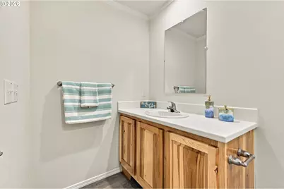 4924 E St, Springfield, OR 97478 - Photo 22