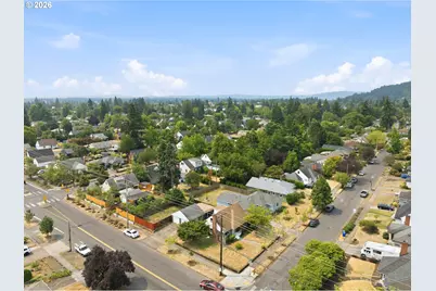 9128 SE Market St, Portland, OR 97216 - Photo 38