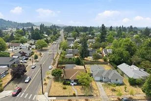 9128 SE Market St, Portland, OR 97216 - Photo 6