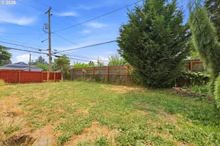 9128 SE Market St, Portland, OR 97216 - Photo 8