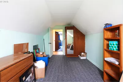 9128 SE Market St, Portland, OR 97216 - Photo 30