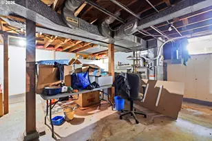 9128 SE Market St, Portland, OR 97216 - Photo 10